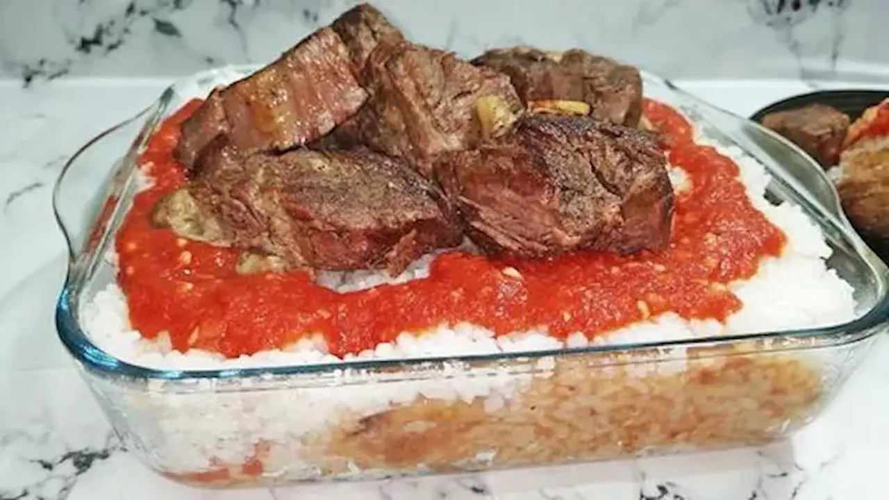 مصريون يستبدلون الفتة والكبدة بتسالي الضيوف في العيد